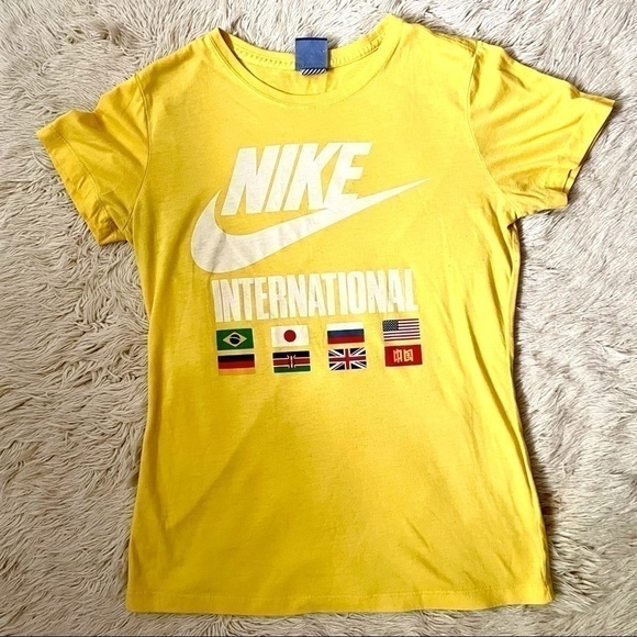 Vintage 90s Nike Yellow Track & Field International Flags Thin Tee T-Shirt - S - Picture 8 of 9